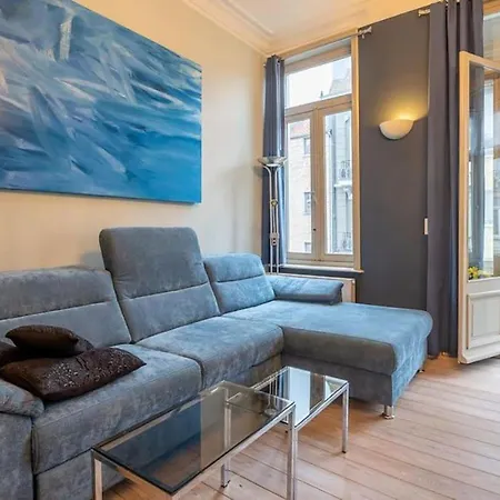 Spacious 7-bed House In Nyaraló Ostende