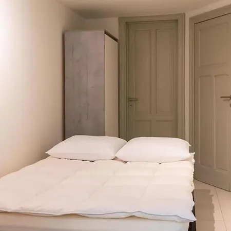 Nyaraló Spacious 7-bed House In Ostende