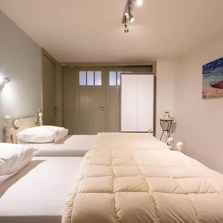 Spacious 7-bed House In * Ostende